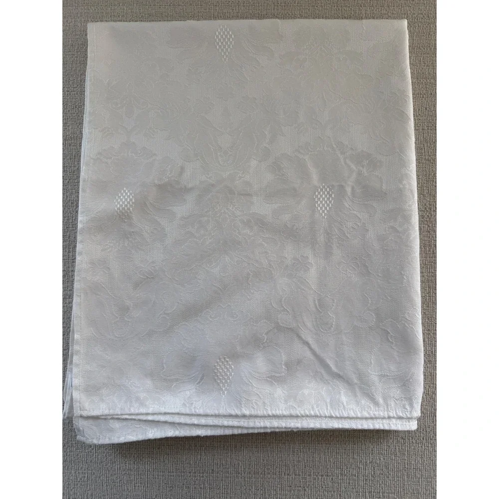 Vintage Wedgewood England Damask White Tablecloth 82
